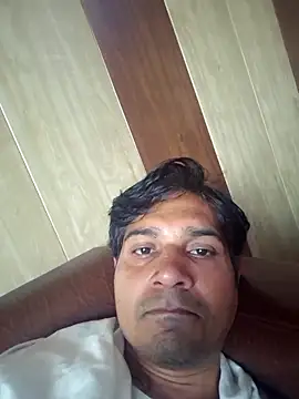 Snapshot of johnny8731 chatting on May 2026 04:10:02 AM johnny8731 online show from May 2026 04:10:02 AM