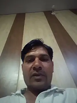 Snapshot of johnny8731 chatting on May 2026 02:25:01 PM johnny8731 online show from May 2026 02:25:01 PM