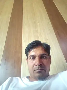 Snapshot of johnny8731 chatting on May 2026 08:10:02 AM johnny8731 online show from May 2026 08:10:02 AM