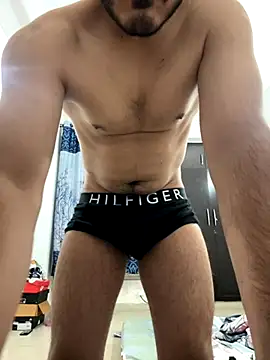 Snapshot of Guccilonda17 chatting on November 2025 06:44:02 PM Guccilonda17 online show from November 2025 06:44:02 PM