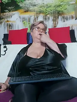 QueenPammy1 online show from November 2025 05:06:01 AM