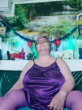 QueenPammy1 online show from December 2025 11:40:02 AM