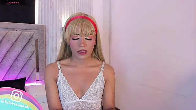 Taylor Harveey online show from January 2026 10:01:01 PM