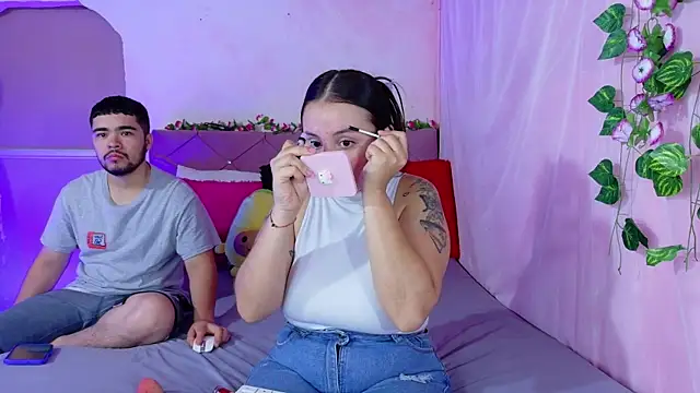 Snapshot of _mia_and_mike_ chatting on September 2025 02:00:01 PM mia and mike online show from September 2025 02:00:01 PM