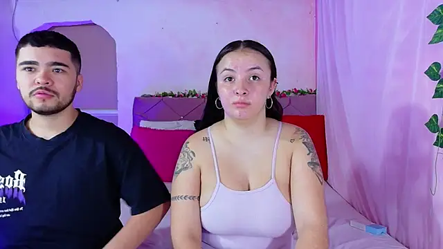 Snapshot of _mia_and_mike_ chatting on October 2025 01:10:01 PM mia and mike online show from October 2025 01:10:01 PM