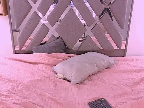 Snapshot of kronysmith chatting on October 2025 10:25:02 PM kronysmith online show from October 2025 10:25:02 PM