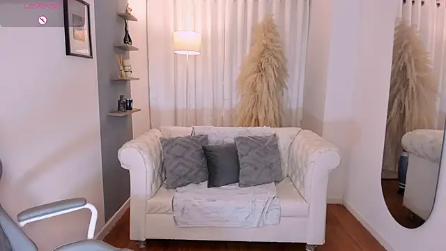 hanna mils online show from February 2026 06:26:01 AM