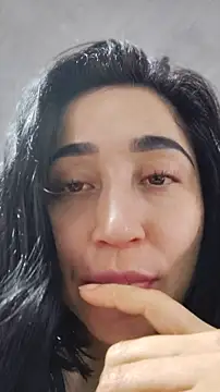 Elowyn online show from April 2026 05:32:02 PM