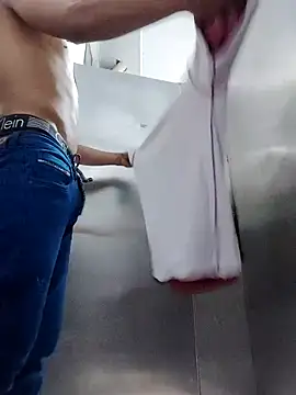 Snapshot of Pichoneterno chatting on February 2026 11:23:01 PM Pichoneterno online show from February 2026 11:23:01 PM