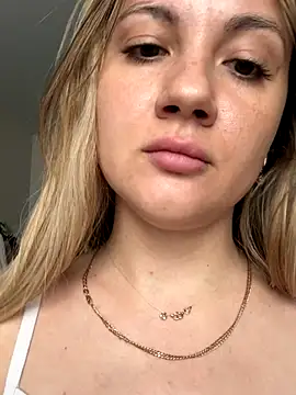 Snapshot of mollygirll chatting on September 2025 10:53:02 AM mollygirll online show from September 2025 10:53:02 AM