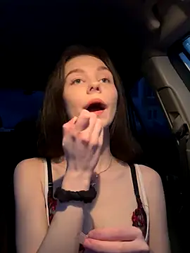 MilaBee online show from December 2025 02:20:02 AM