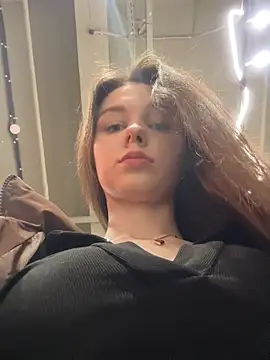 MilaBee online show from January 2026 11:03:01 AM