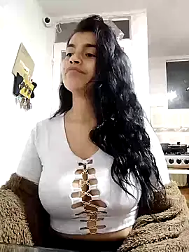 Snapshot of AlanaHotxx chatting on March 2025 04:29:02 AM AlanaHotxx online show from March 2025 04:29:02 AM