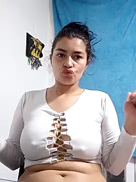 Snapshot of AlanaHotxx chatting on September 2025 06:46:01 AM AlanaHotxx online show from September 2025 06:46:01 AM