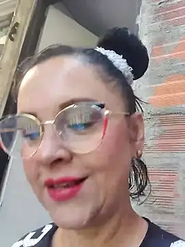 Amadamilf1980 online show from May 2026 02:22:01 PM