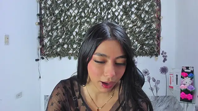 Sarahbrowm  online show from October 2025 07:03:01 PM