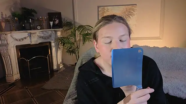 Jes Solar online show from November 2025 09:03:02 PM