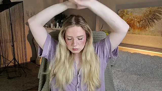 Jes Solar online show from June 2026 09:24:01 PM