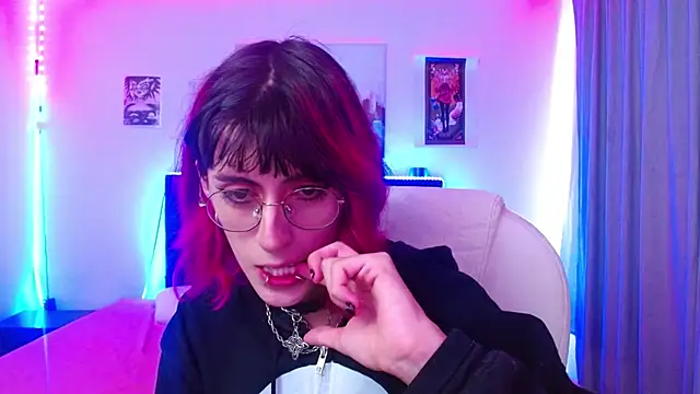 goth minerva online show from January 2026 01:37:02 PM