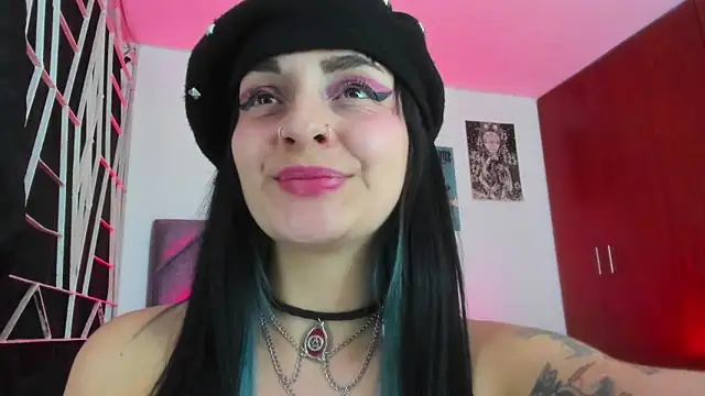 Snapshot of KARINNA__RAVEN chatting on December 2025 12:17:01 AM KARINNA RAVEN online show from December 2025 12:17:01 AM