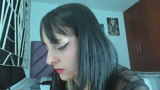 Snapshot of KARINNA__RAVEN chatting on February 2026 12:04:02 AM KARINNA RAVEN online show from February 2026 12:04:02 AM