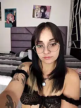 Snapshot of KARINNA__RAVEN chatting on March 2026 01:34:02 AM KARINNA RAVEN online show from March 2026 01:34:02 AM