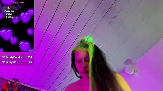 Snapshot of midory_ chatting on September 2025 03:06:02 AM midory online show from September 2025 03:06:02 AM