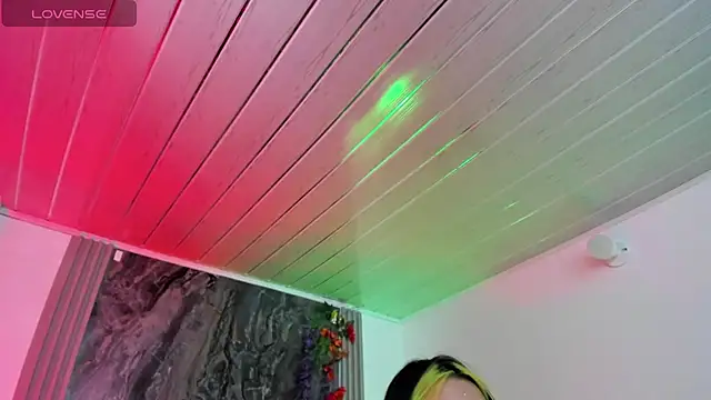 Snapshot of midory_ chatting on October 2025 03:47:02 AM midory online show from October 2025 03:47:02 AM