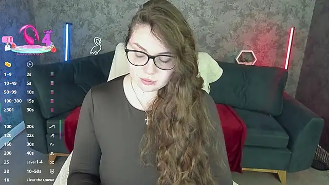 LuxSopphia online show from April 2026 07:04:02 PM
