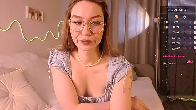 Lilo Sims online show from November 2025 02:33:01 AM