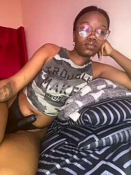 YummyMelanin117 online show from October 2025 07:20:02 AM