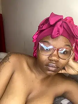 YummyMelanin117 online show from November 2025 06:33:01 AM