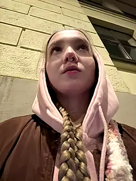 Snapshot of bambi_lu chatting on October 2025 05:46:02 PM bambi lu online show from October 2025 05:46:02 PM