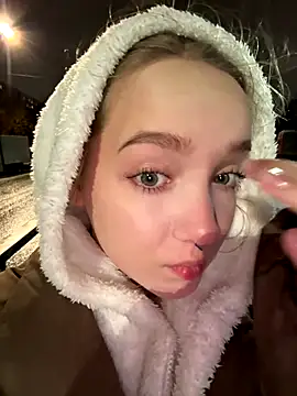 Snapshot of bambi_lu chatting on October 2025 06:01:01 PM bambi lu online show from October 2025 06:01:01 PM