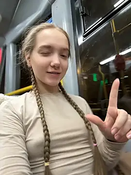 Snapshot of bambi_lu chatting on November 2025 05:35:01 PM bambi lu online show from November 2025 05:35:01 PM