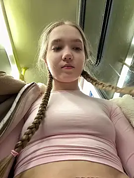 Snapshot of bambi_lu chatting on November 2025 06:10:01 PM bambi lu online show from November 2025 06:10:01 PM