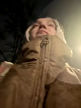 Snapshot of bambi_lu chatting on December 2025 07:44:01 PM bambi lu online show from December 2025 07:44:01 PM