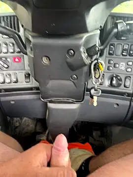 Snapshot of Swiss8700 chatting on September 2025 03:16:02 PM Swiss8700 online show from September 2025 03:16:02 PM