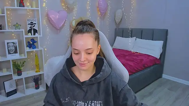 MelanieAlves online show from March 2026 12:53:01 PM