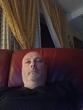 Alexis Bull online show from June 2026 10:38:02 PM