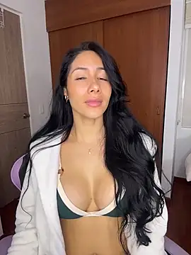 ArianaReynoldss online show from April 2026 01:41:01 PM