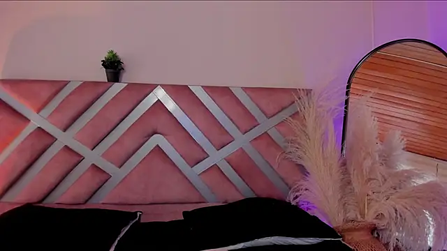 viol collins   online show from September 2025 07:59:01 PM