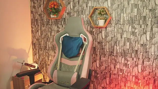 bonniie 98  online show from July 2026 06:43:02 PM
