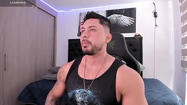 Snapshot of santi_aesthetic chatting on February 2026 02:44:01 PM santi aesthetic online show from February 2026 02:44:01 PM