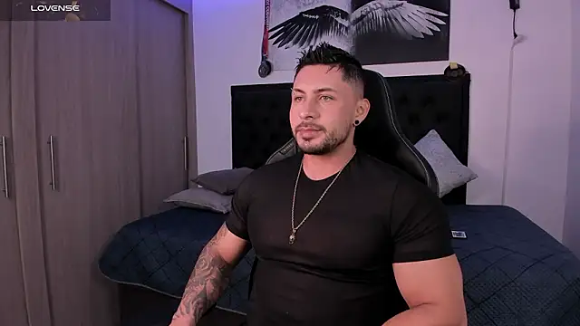 Snapshot of santi_aesthetic chatting on February 2026 12:07:01 AM santi aesthetic online show from February 2026 12:07:01 AM