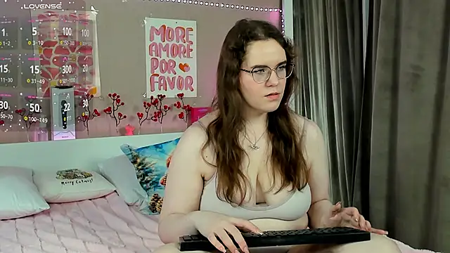 Kristy na online show from February 2026 02:05:01 AM