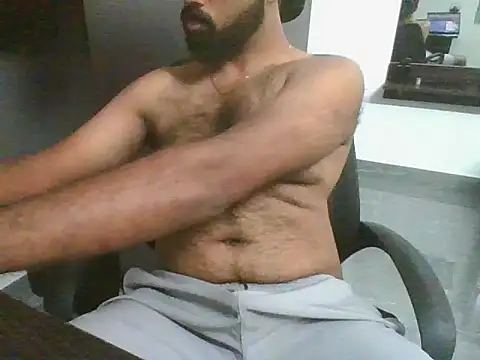 lovelyakash69 online show from September 2025 04:42:02 PM