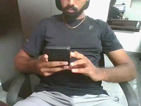 lovelyakash69 online show from October 2025 04:09:02 AM