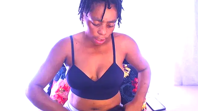 Snapshot of SMALLBOOBSXX chatting on March 2026 05:44:01 AM SMALLBOOBSXX online show from March 2026 05:44:01 AM