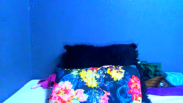 SMALLBOOBSXX online show from June 2026 02:33:01 PM
